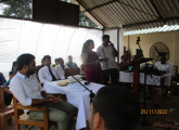 සිපිරි ගෙයින් ඔබ්බට...